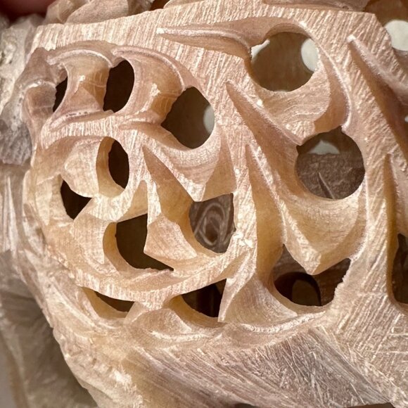 Carved Elephant Statue Figurine Mother Elephant with Baby Elephant Inside figure - Picture 10 of 10